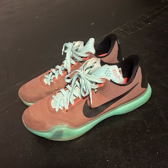 Kobe - Picture 2 of 13